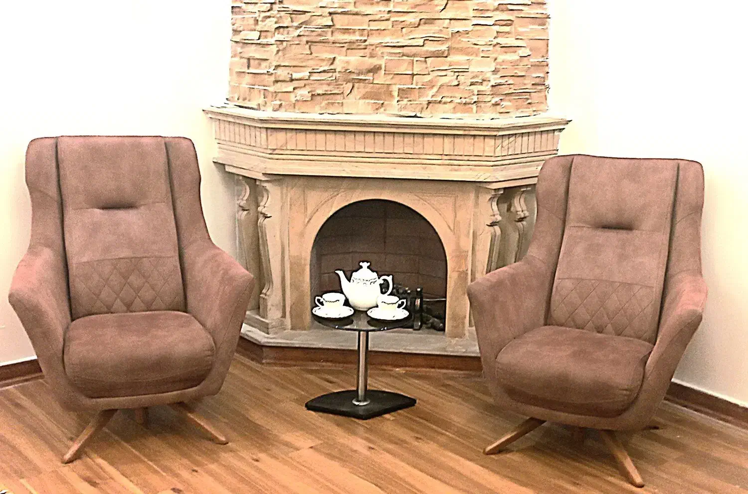 دو عدد مبل تک نفره راحتی شیک|مبلمان خانگی و میز عسلی|تهران, نیروی هوایی (پیروزی)|دیوار