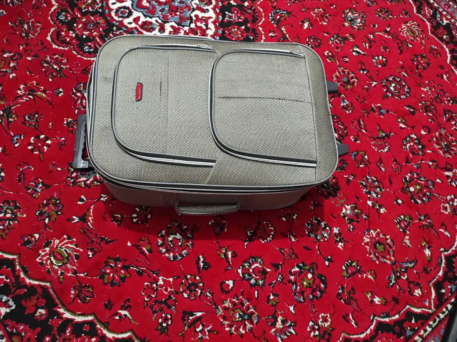 چمدان بزرگ|کیف، کفش، کمربند|خرم‌آباد, |دیوار