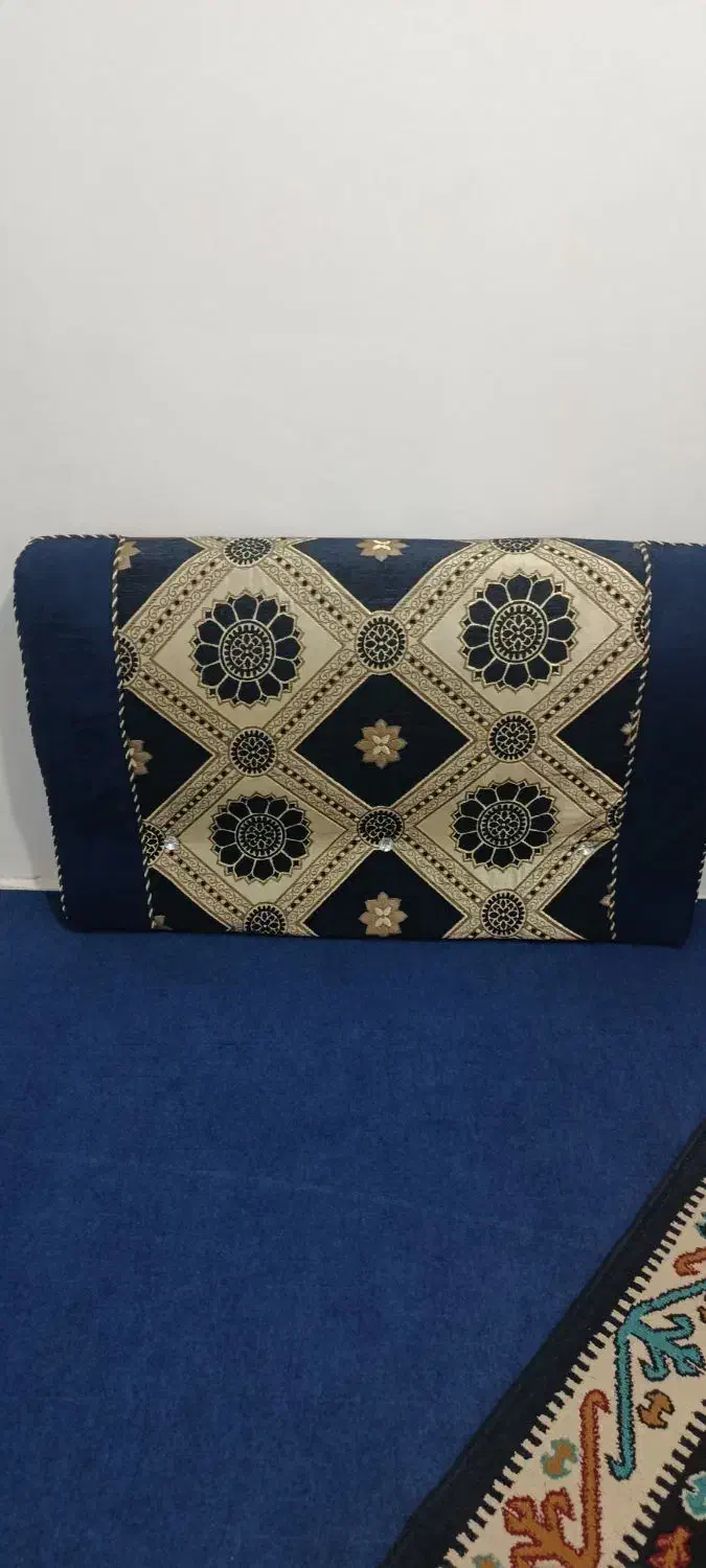 پشتی در حد نو سورمه ای|پشتی|شیراز, شهرک مهدی‌آباد|دیوار