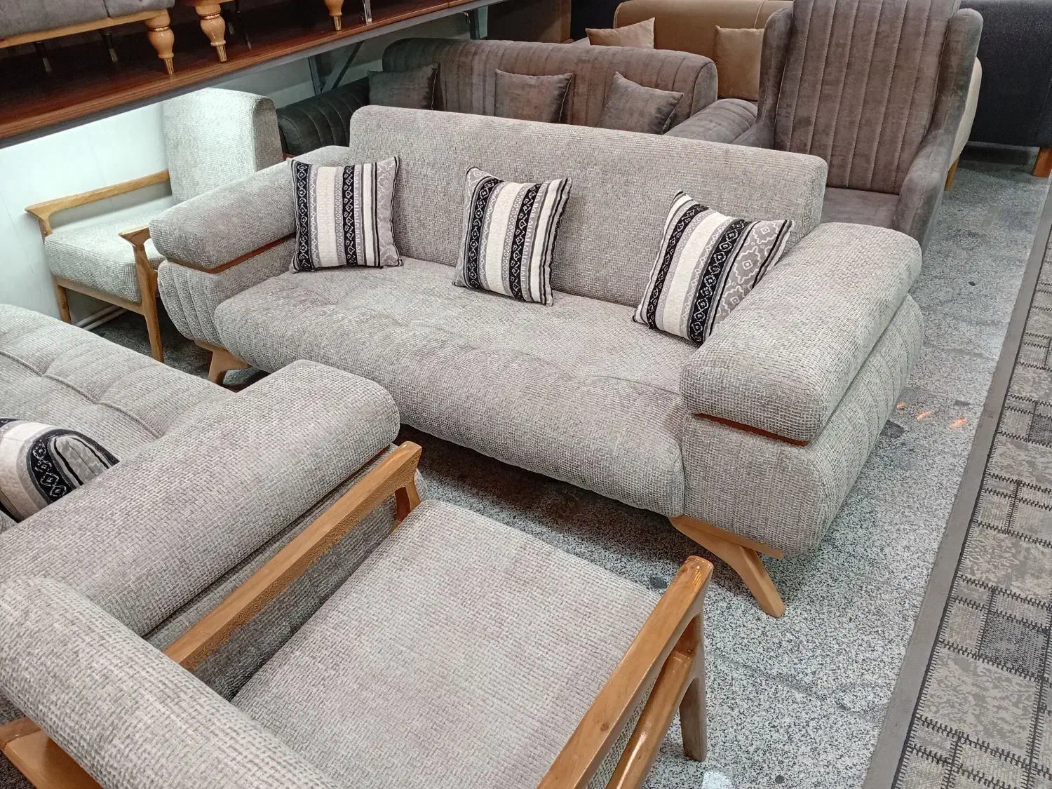 مبل ۸ نفره هونگچی|مبلمان خانگی و میز عسلی|خمینی‌شهر, |دیوار