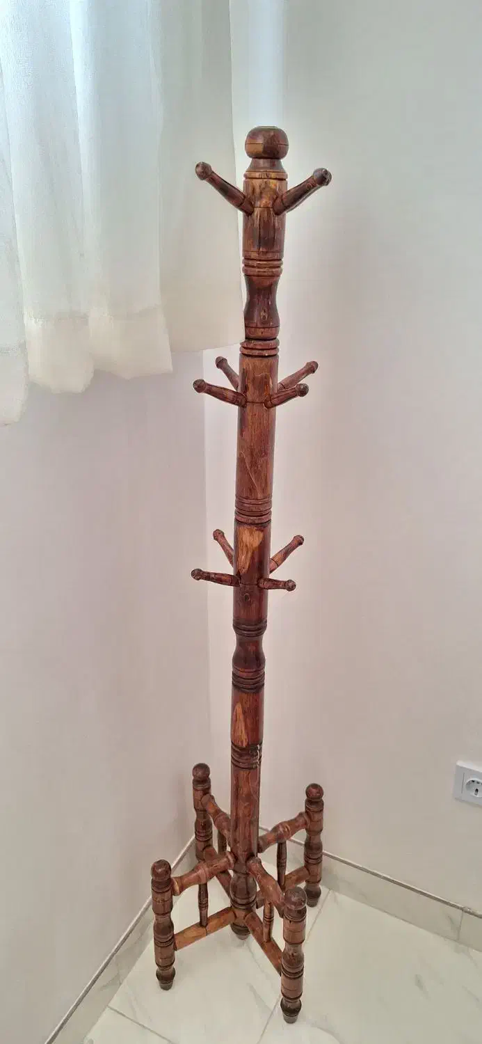 چوبلباسی ایستاده چوبی دستساز|بندرخت و رختآویز|تبریز, |دیوار