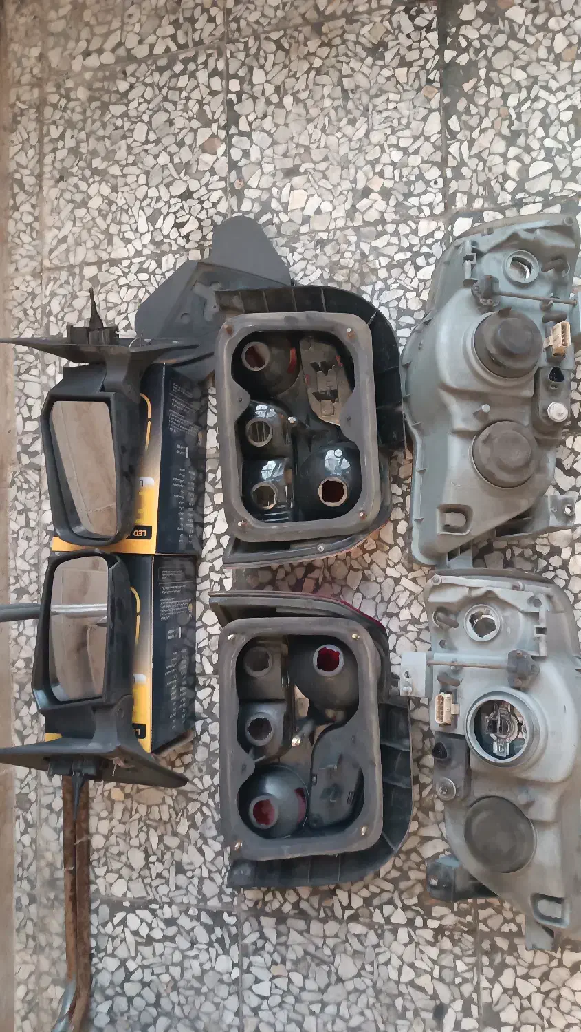 چراغ ماشین132|لامپ و چراغ|آستانه اشرفیه, |دیوار