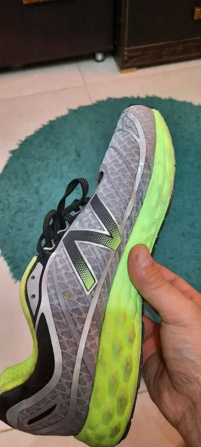 کفش اسپرت|کیف، کفش، کمربند|صدرا-فارس, فاز ۱|دیوار