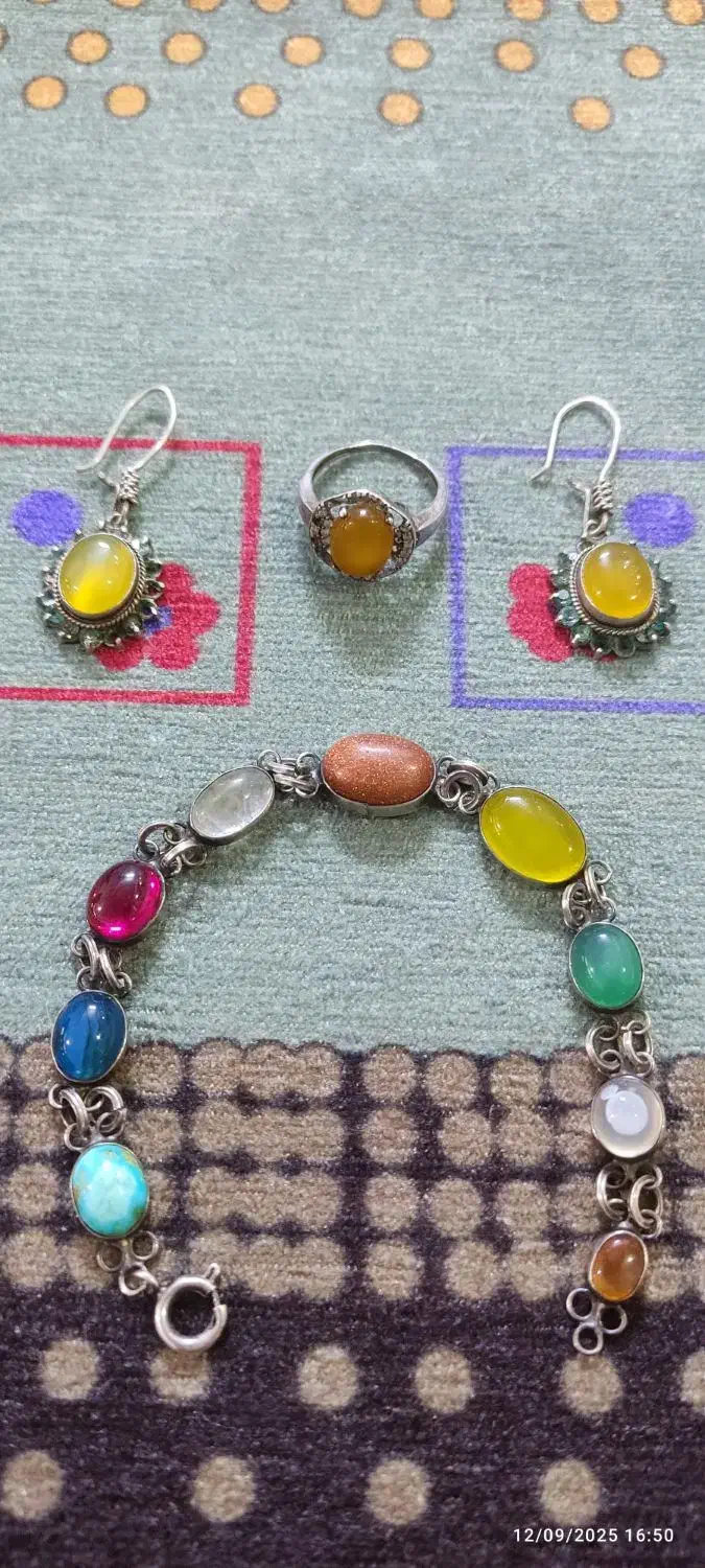 نیم ست نقره قدیمی باسنگهای اصل عقیق، شرف شمس و..|جواهرات|قم, آذر (نکویی)|دیوار