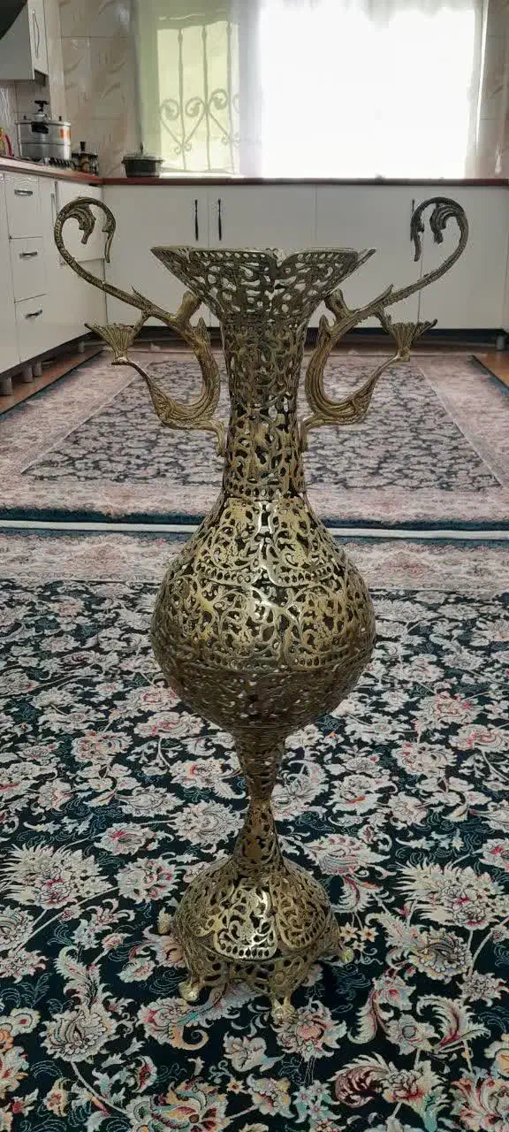 گلدان برنز|گل و گیاه طبیعی|بهارستان, |دیوار