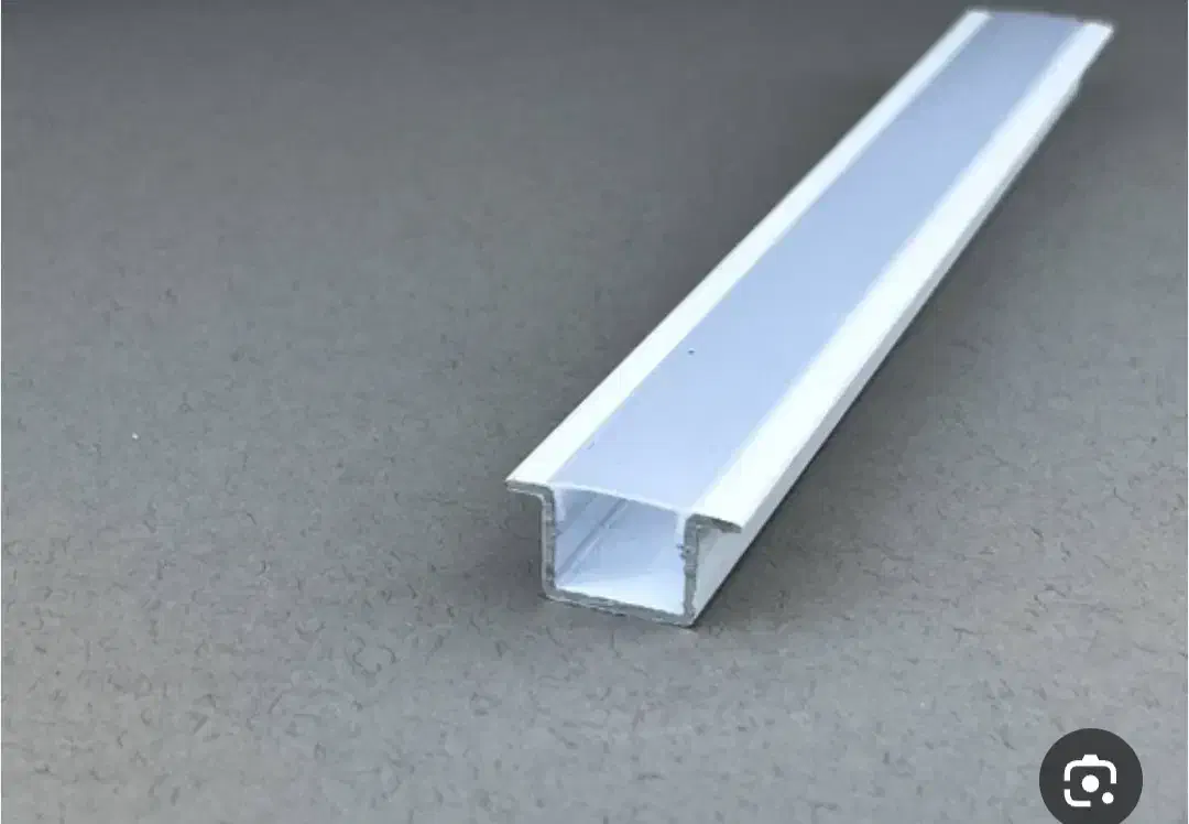 سیم کشی وسایل چراغ لاین نوری|ریسه و چراغ تزئینی|پارسآباد, |دیوار