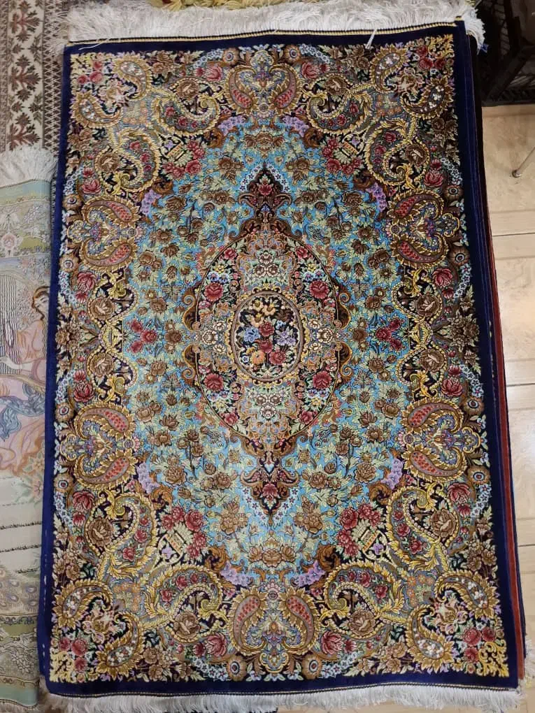 فرش ابریشم ز چارک یک وده در ۸۵|فرش|اراک, |دیوار