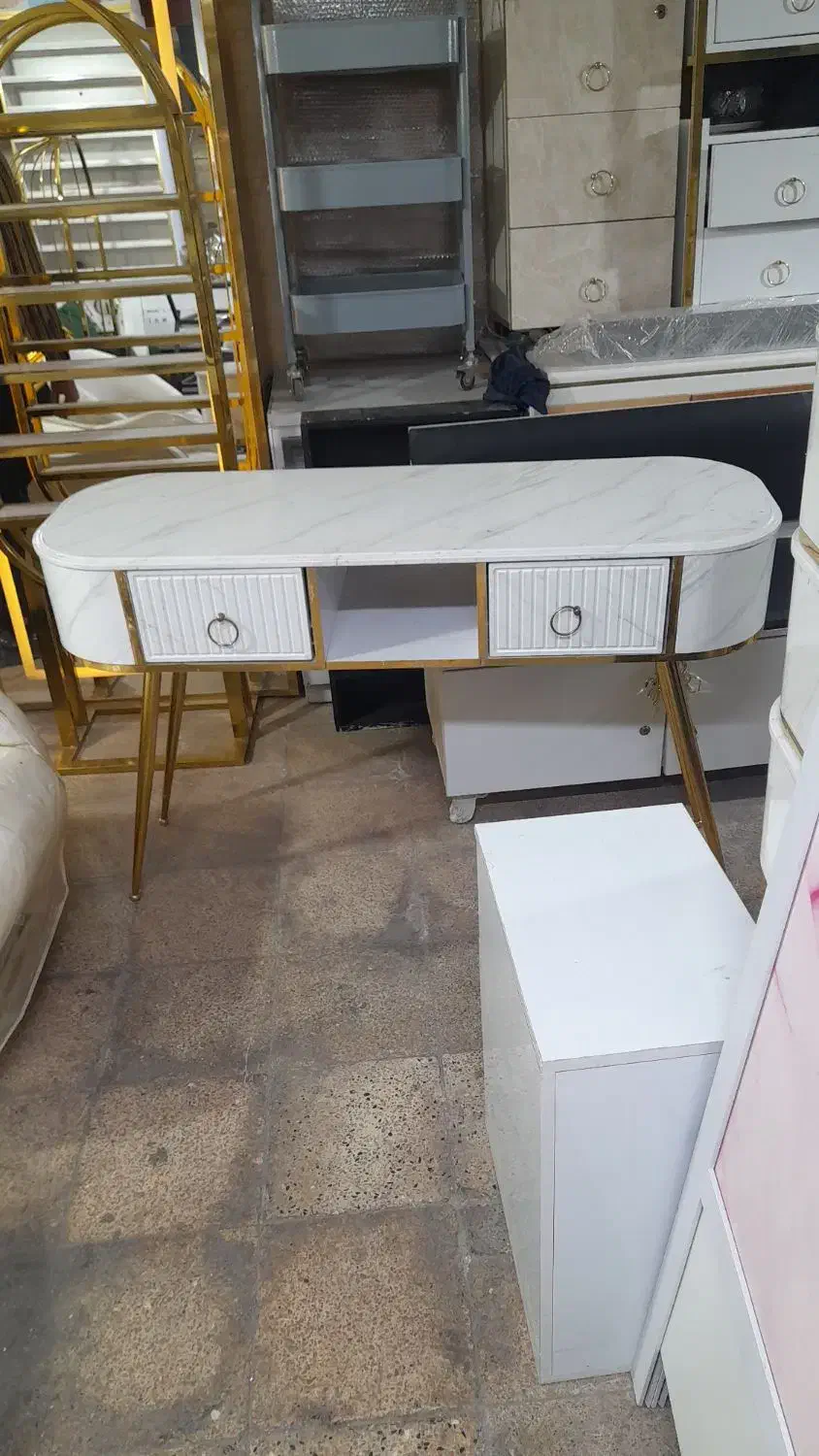 میز ناخن آرایشگاهی     همه مدل|آرایشگاه و سالن‌های زیبایی|تبریز, |دیوار