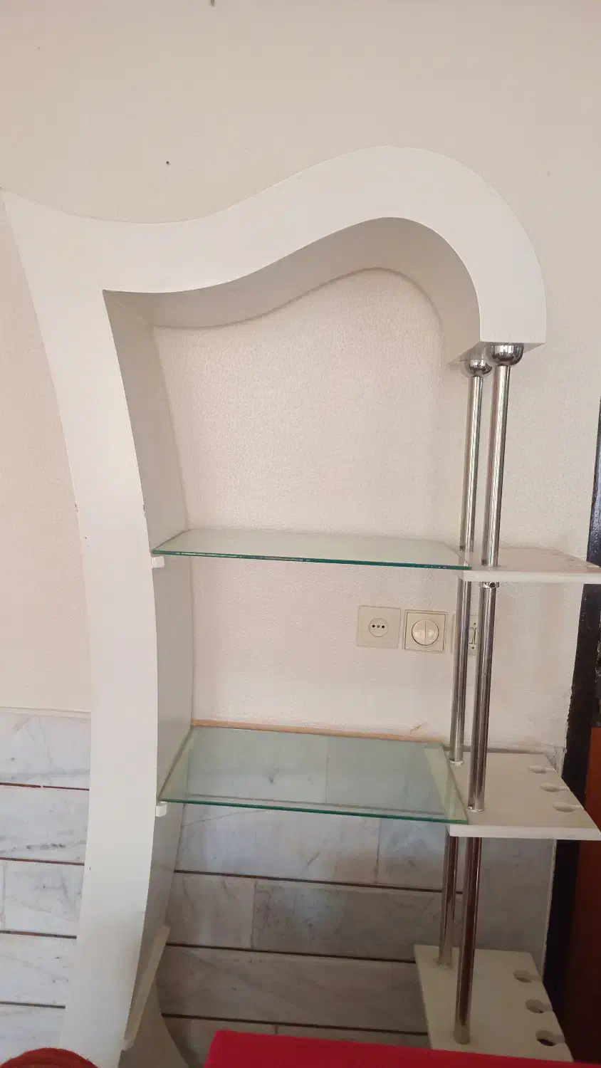 بوفه ویترین چوبی|بوفه، ویترین، کنسول|شاهین‌شهر, خانه کارگر|دیوار