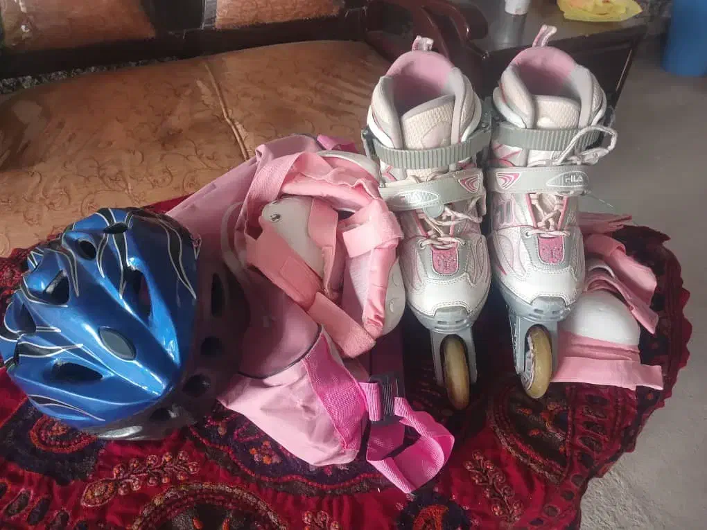 فروش کفش اسکیت|دوچرخه، اسکیت، اسکوتر|سیرجان, |دیوار