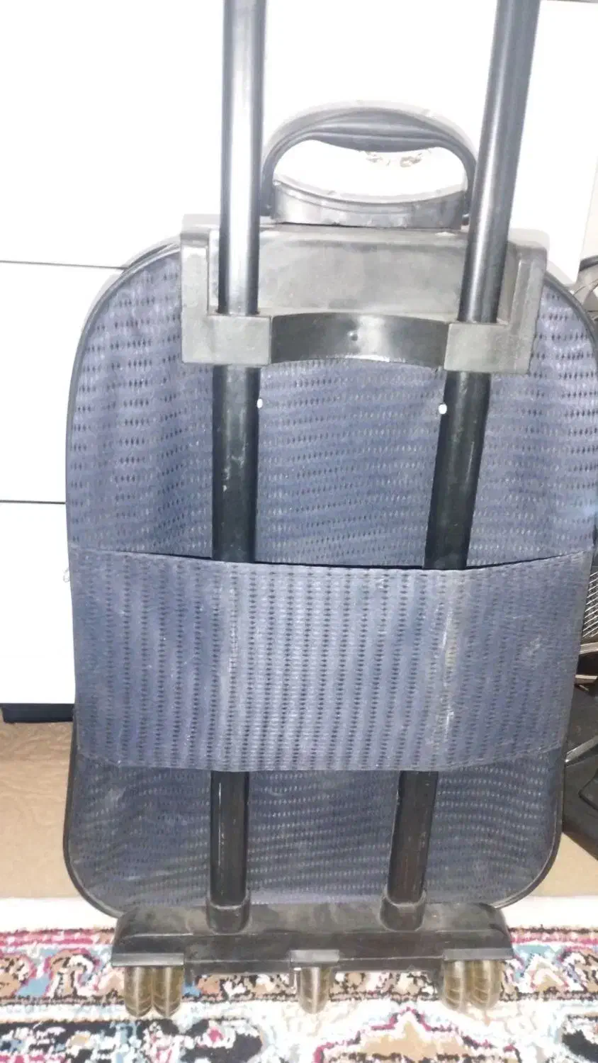 چمدان سالم چمدان|کیف، کفش، کمربند|قم, قلعه کامکار|دیوار