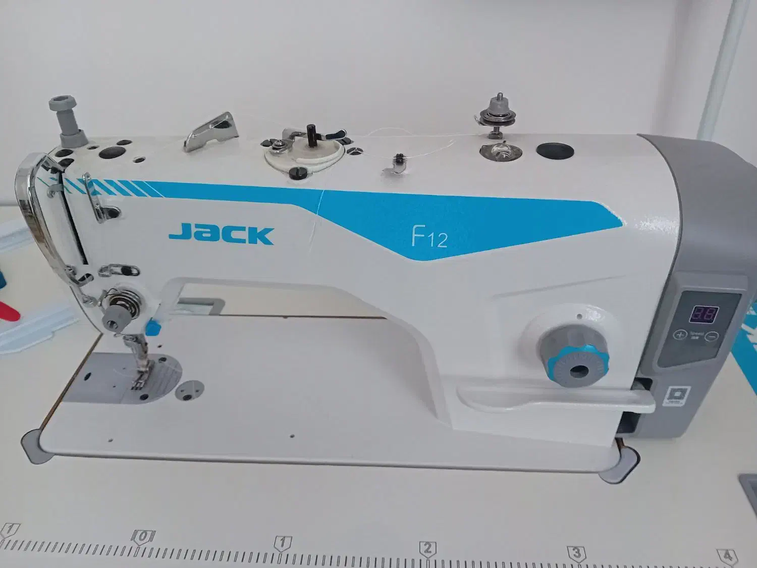 چرخ خیاطی F12 - زیگزال - دکمه زن -نگین زن|چرخ خیاطی و ریسندگی|اردبیل, |دیوار