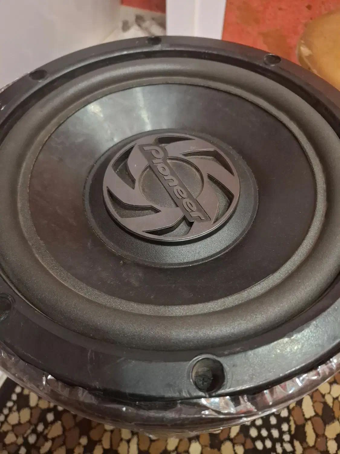 ساب پاییونیر ۳۰۵اف|صوتی و تصویری|پرند, فاز ۳|دیوار