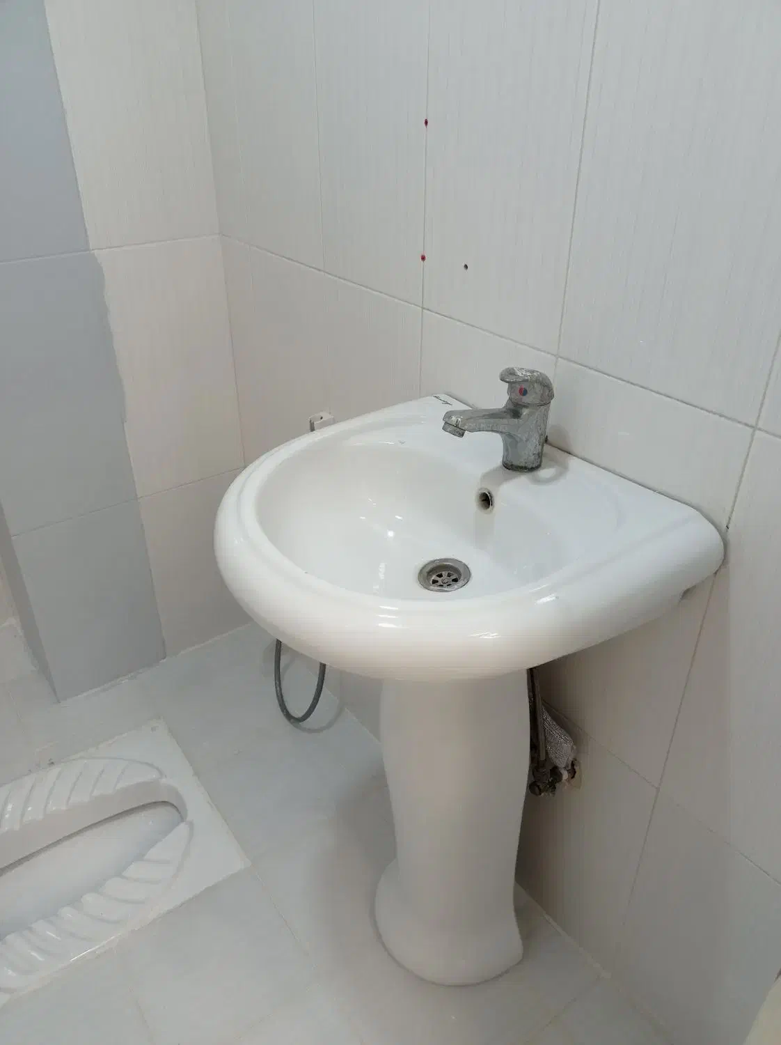 روشویی در حد نو|لوازم سرویس بهداشتی|رشت, رشتیان|دیوار