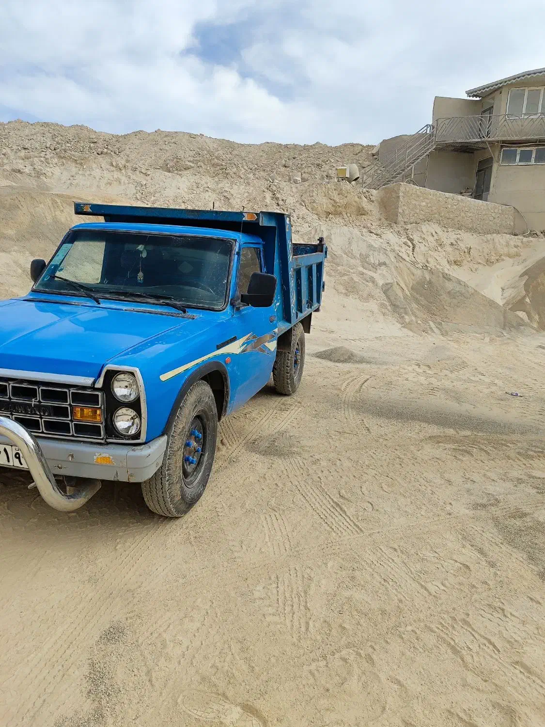 ماسه، شن، پوکه، ماسه بادی و خاک|مصالح و تجهیزات ساختمان|نمین, |دیوار