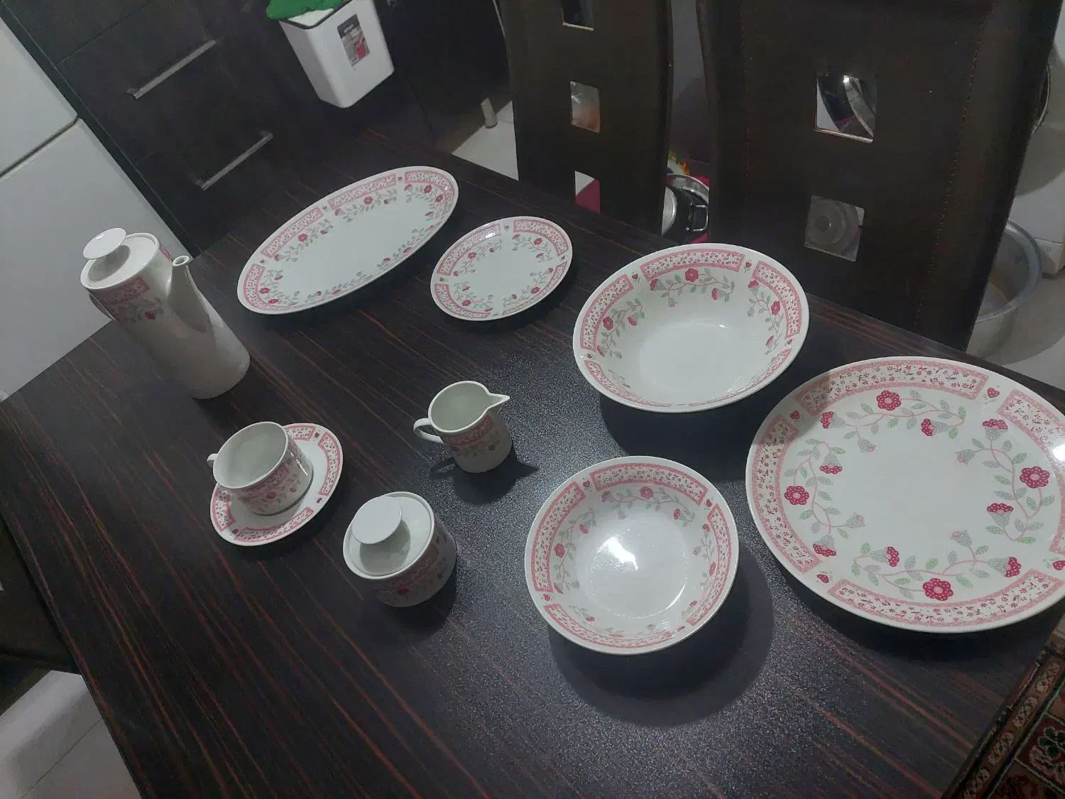 ظروف ۴۶ پارچه هشت نفره خارجی|ظروف سرو و پذیرایی|رشت, کوی جام جم|دیوار