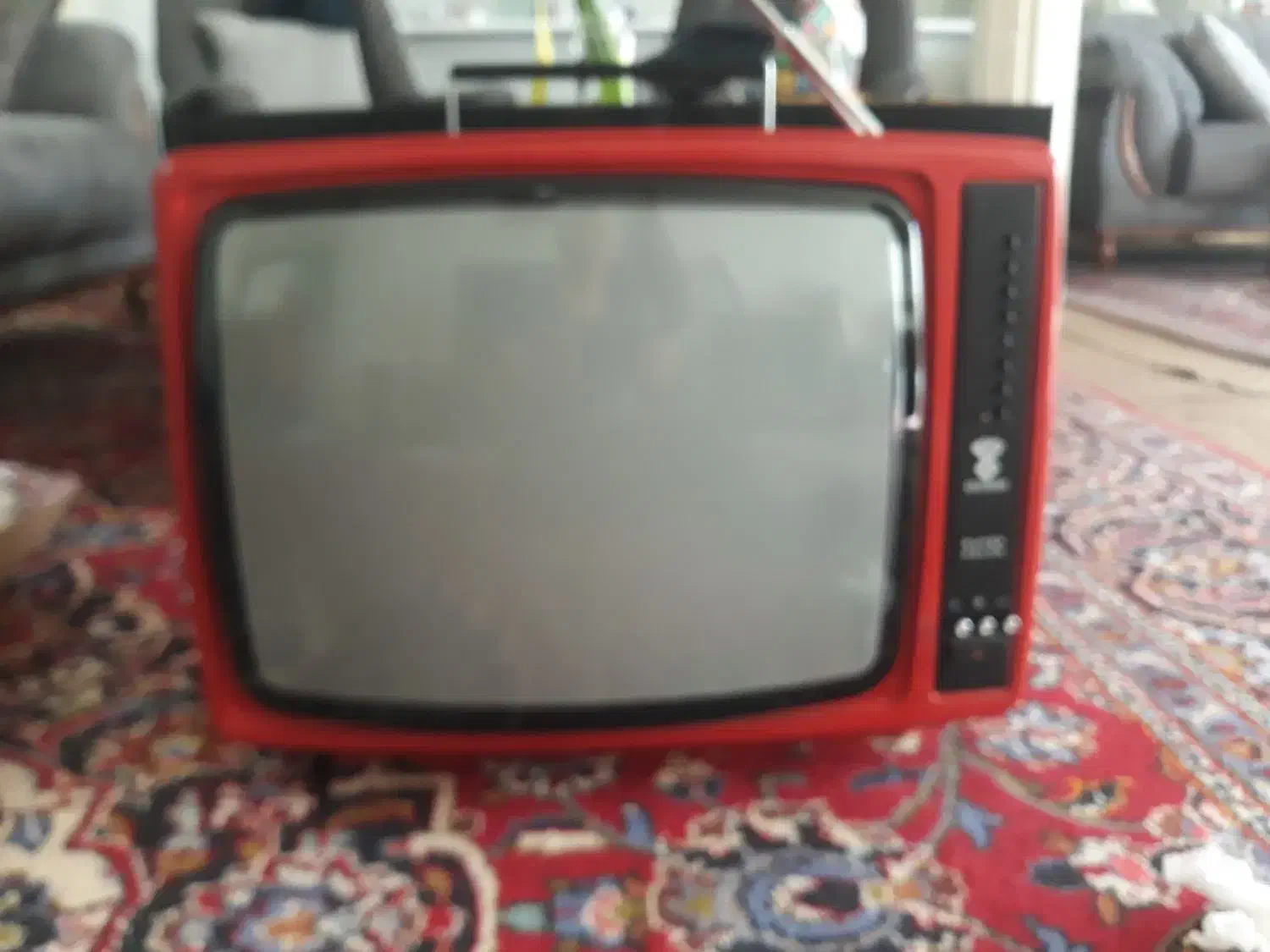 تلویزیون رنگی قدیمی|تلویزیون و پروژکتور|اصفهان, شفق|دیوار
