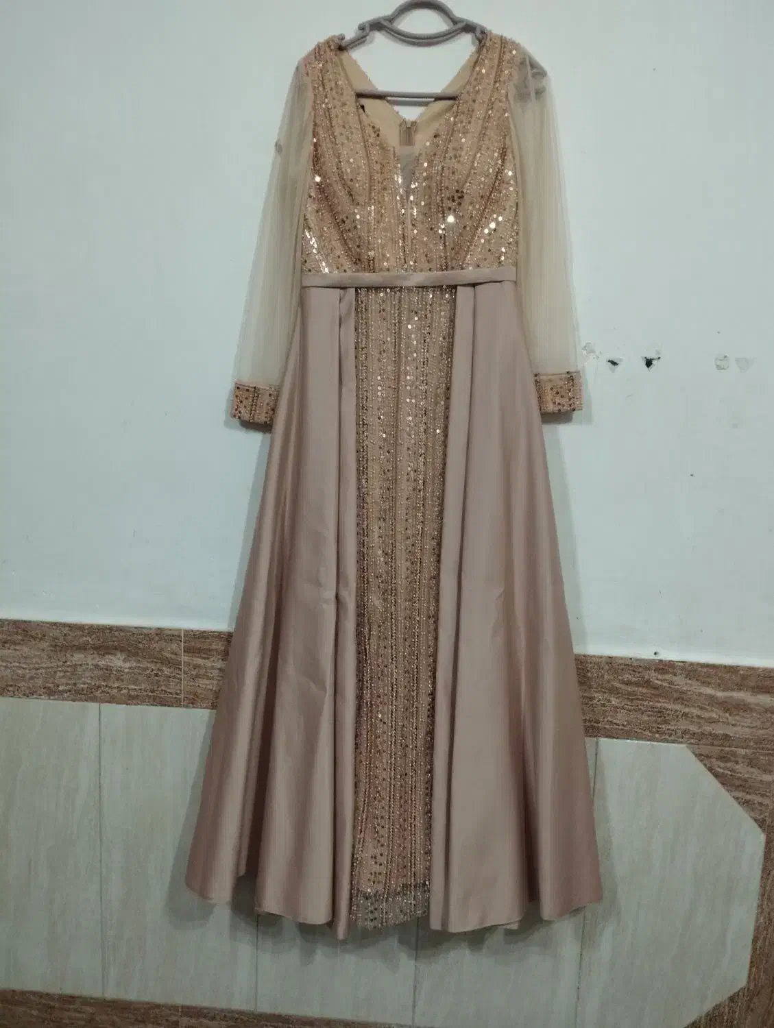 لباس مجلسی|لباس|الیگودرز, |دیوار