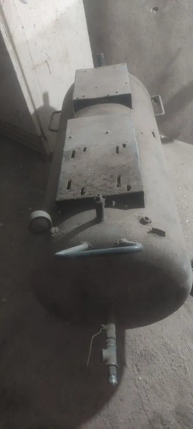 مخزن پمپ باد|ماشین‌آلات صنعتی|قلعه نو, |دیوار