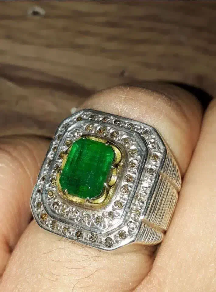 زمرد اصل پنجشیر|جواهرات|اصفهان, درب کوشک|دیوار