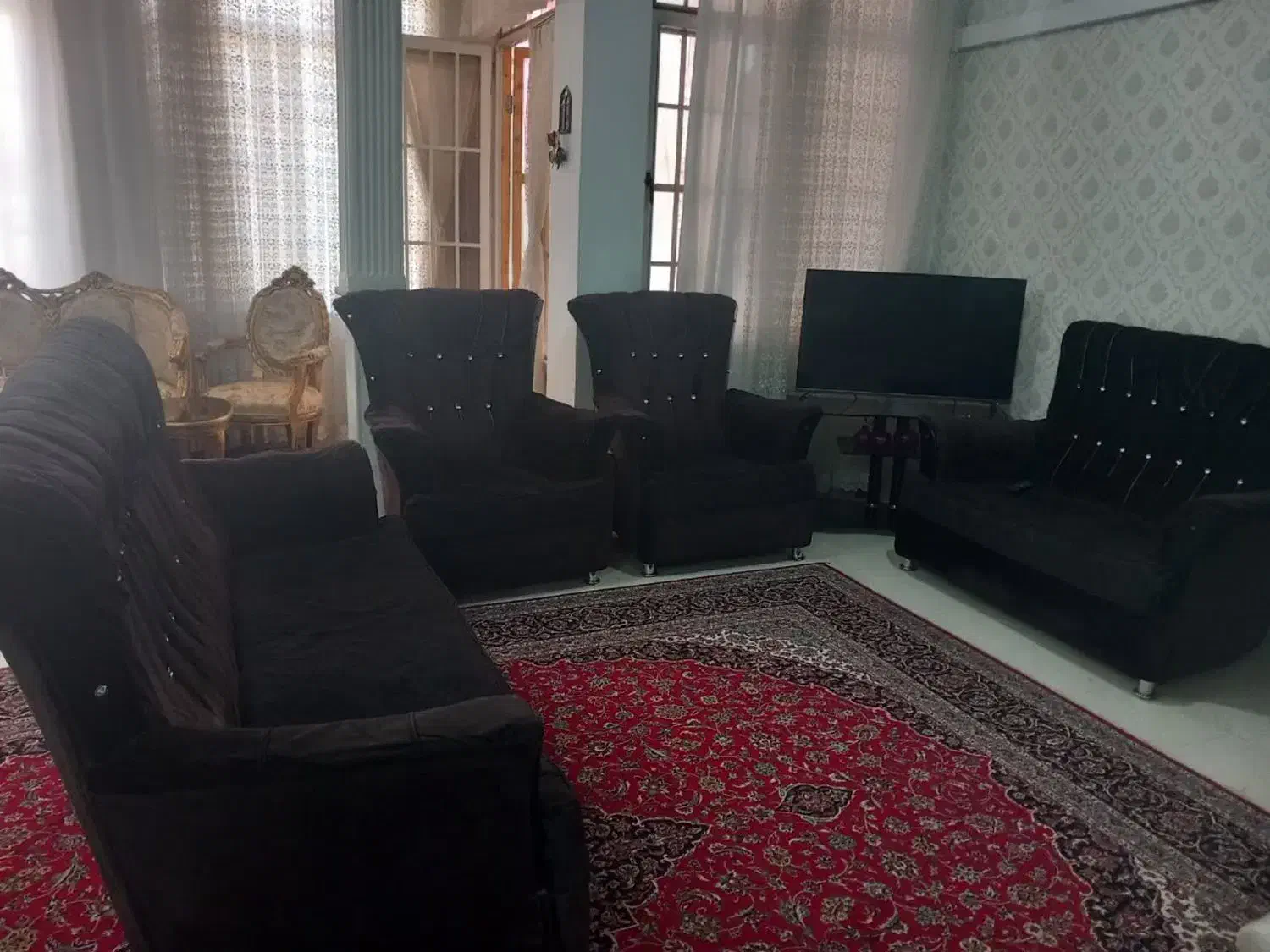 مبل مشکی شیک راحتی|مبلمان خانگی و میز عسلی|کاشان, شهدا|دیوار