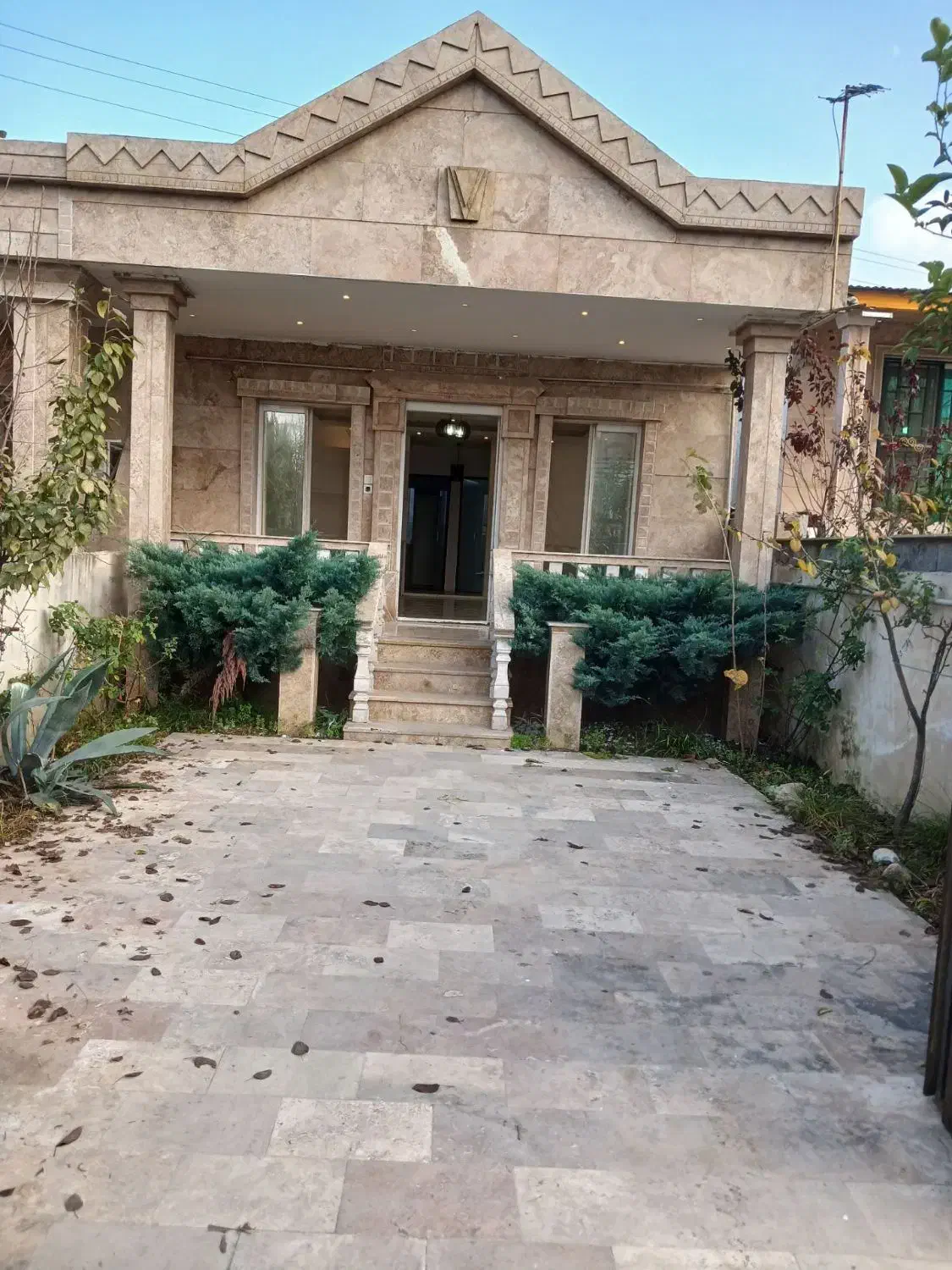 ویلا نما مدرن ۱۶۰/ خوش نشین / انشعابات کامل نصب /|فروش خانه و ویلا|چمستان, |دیوار