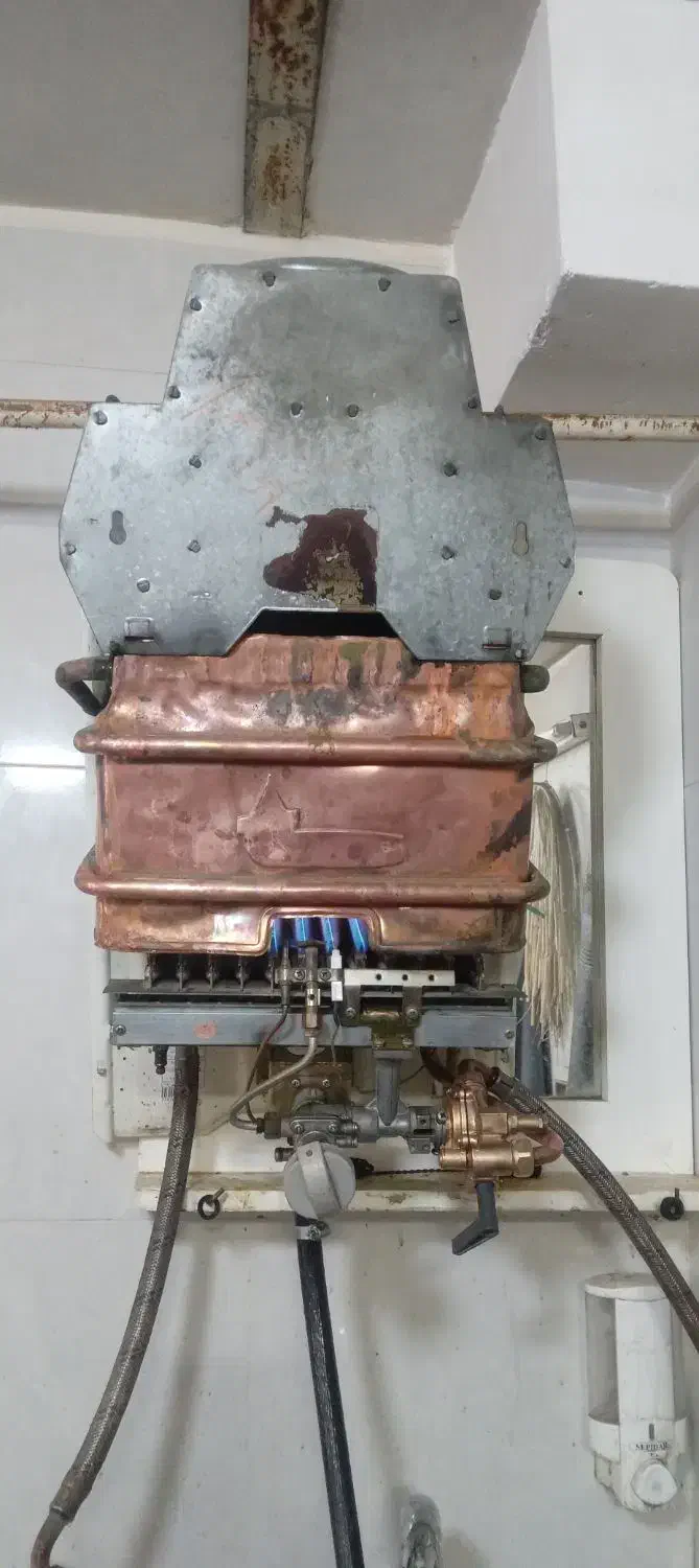 انواع ابگرمکن دیواری بوتان کار کرده در حد نو|آبگرمکن، پکیج، شوفاژ|پرند, فاز ۲|دیوار