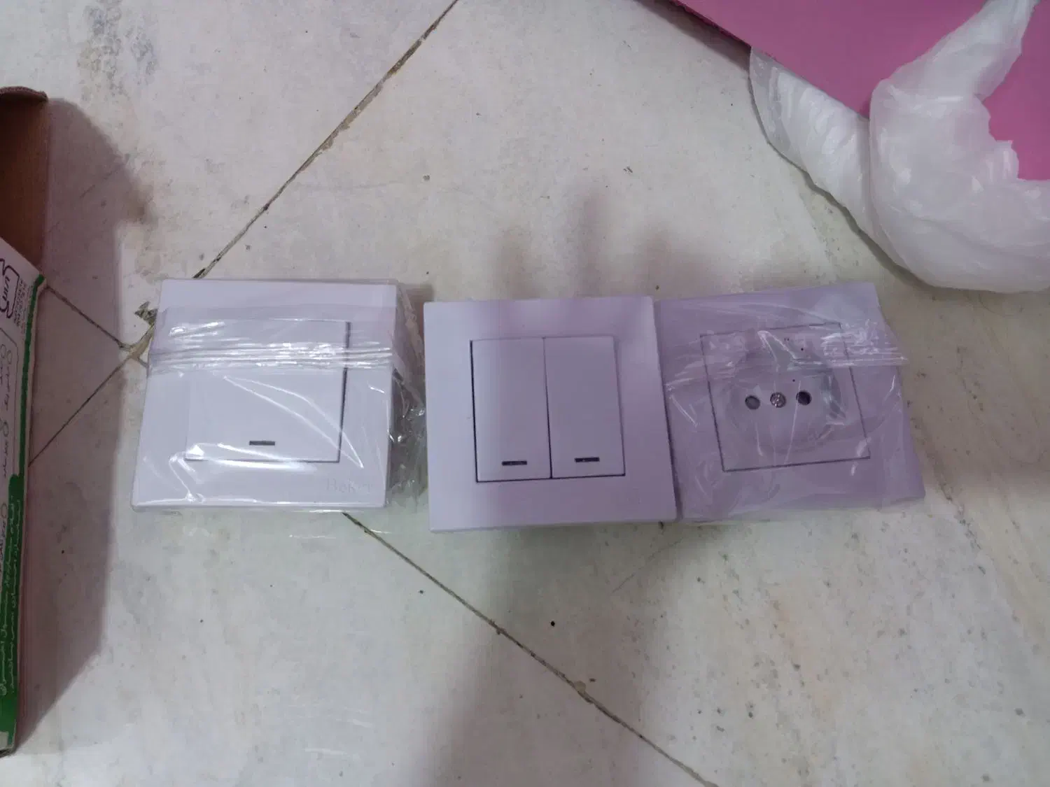 پریز و کلید و لامپ|لامپ و چراغ|قشم, |دیوار