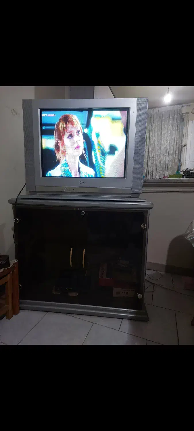 تلویزیون ال جی با ست میز تلویزیون|تلویزیون و پروژکتور|تهران, امیریه|دیوار