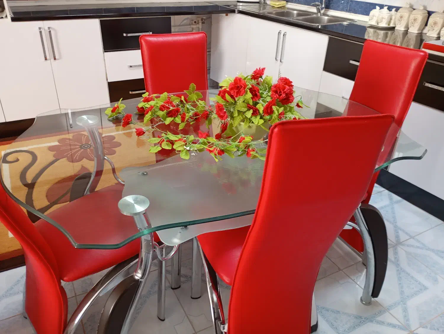 میز به فروش میرسد|میز و صندلی غذاخوری|شوط, |دیوار