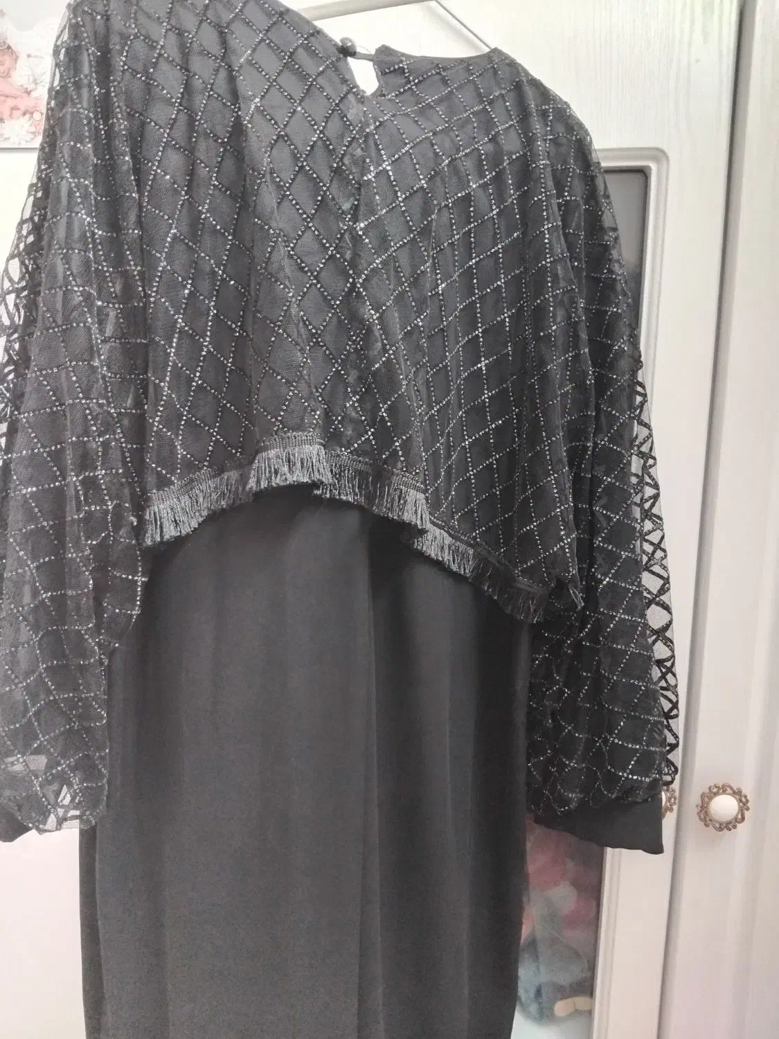 پیراهن مشکی|لباس|قم, نیروگاه|دیوار