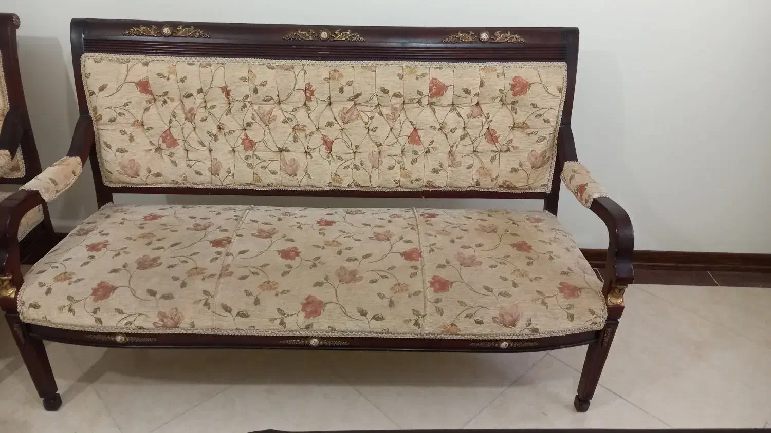 مبل استیل کتیبه ای|مبلمان خانگی و میز عسلی|شیراز, نصر|دیوار