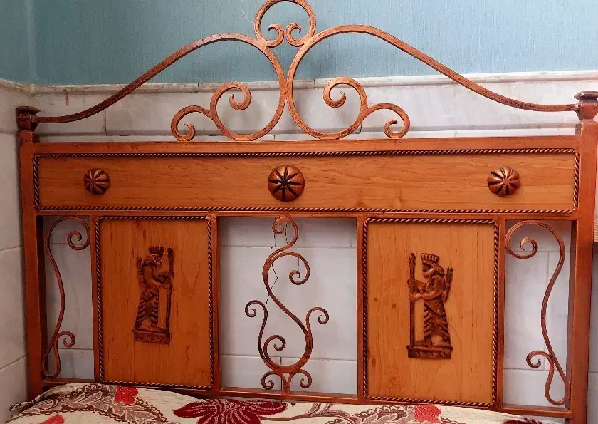 تخت و میز آرایش فرفورژه|تخت و سرویس خواب|آران و بیدگل, |دیوار