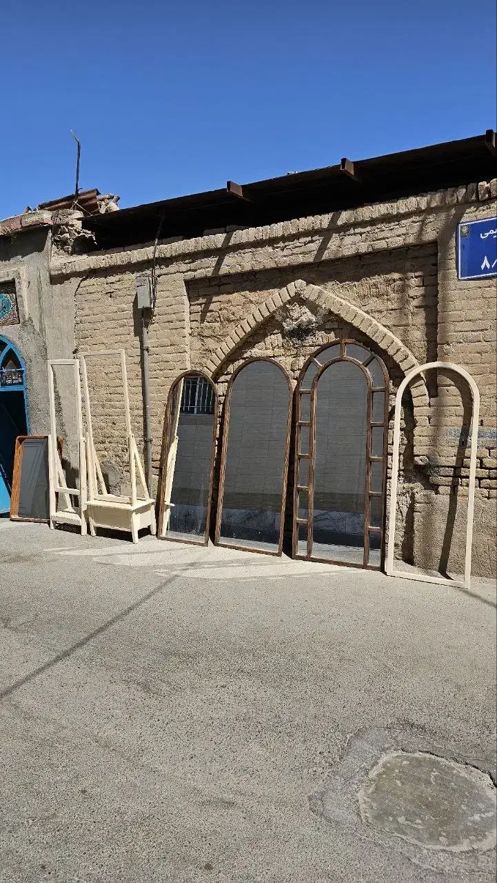 آینه قدی آینه کنارسالنی اینه ایستاده تمام چوب|آینه|مشهد, مصلی (کارمندان اول)|دیوار