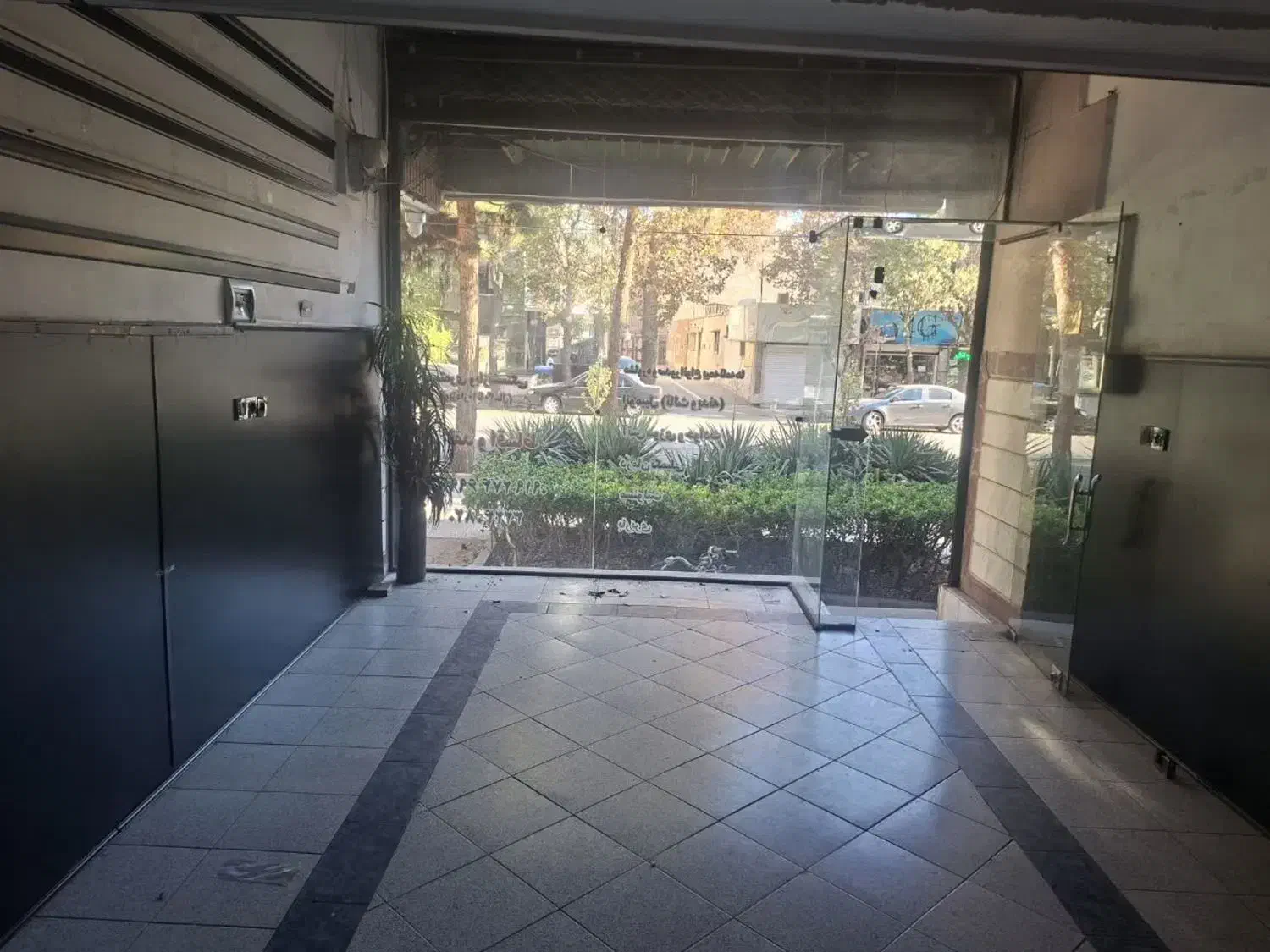 اجاره مغازه بر خیابان تهران|اجارهٔ مغازه و غرفه|شاهرود, |دیوار