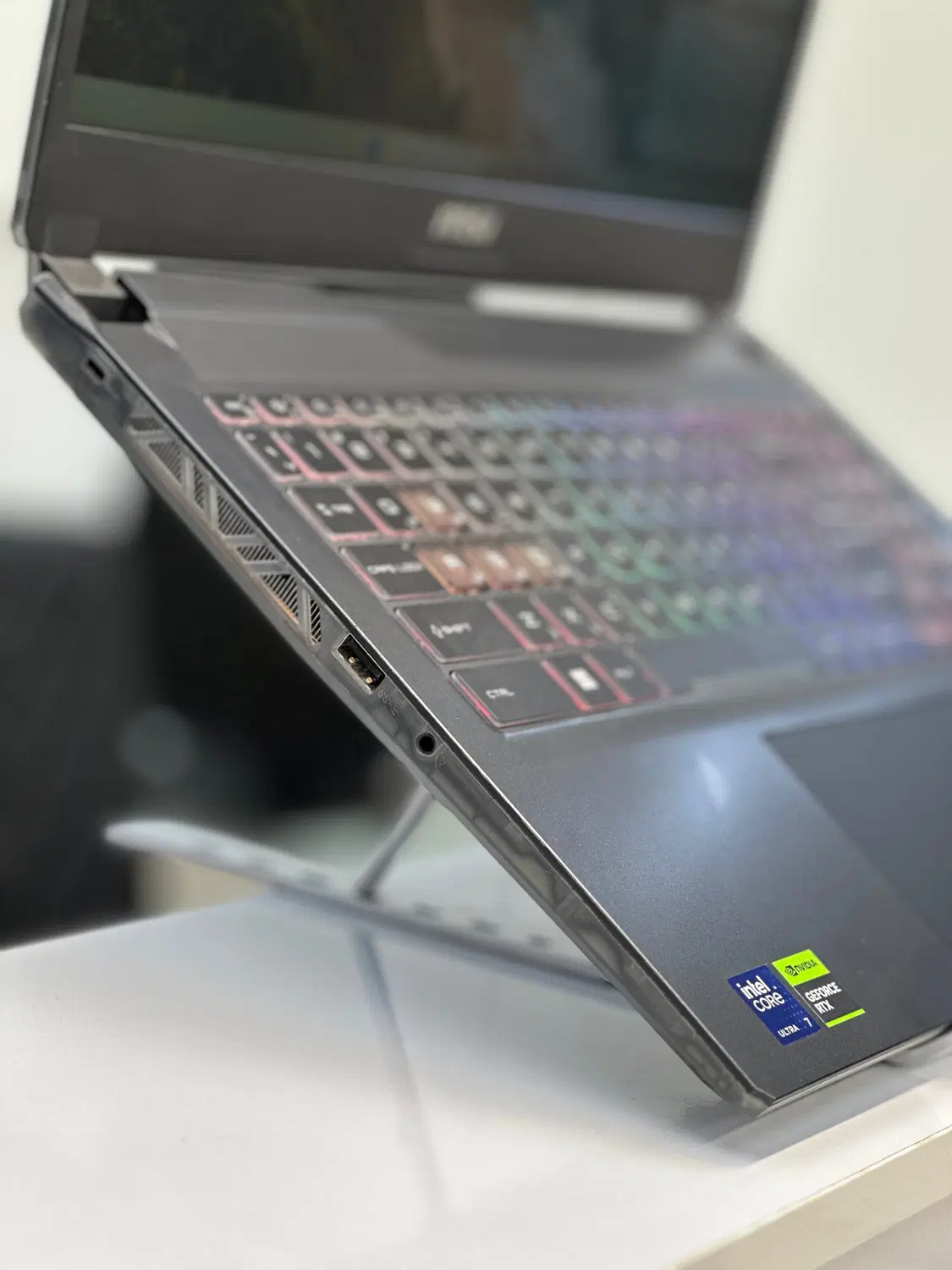 msi cyborg ultra 7 4060 / لپتاپ گیمینگ|رایانه همراه|اصفهان, باغ نگاره|دیوار