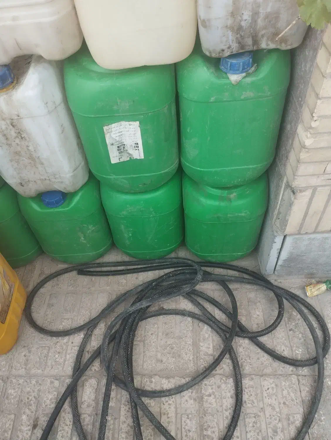 گالن 20 خارجی|ظروف نگهدارنده، پلاستیکی، یکبارمصرف|زاهدان, |دیوار