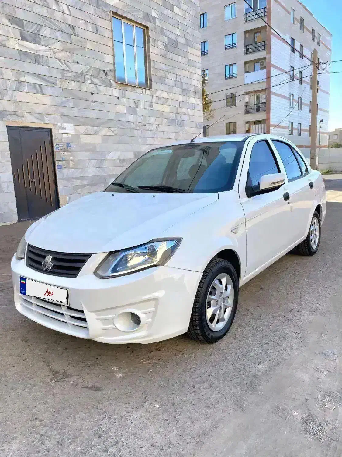 ساینا مدل ۹۸ بی رنگ بدونه ترک سالم کم کار|خودرو سواری و وانت|قزوین, |دیوار