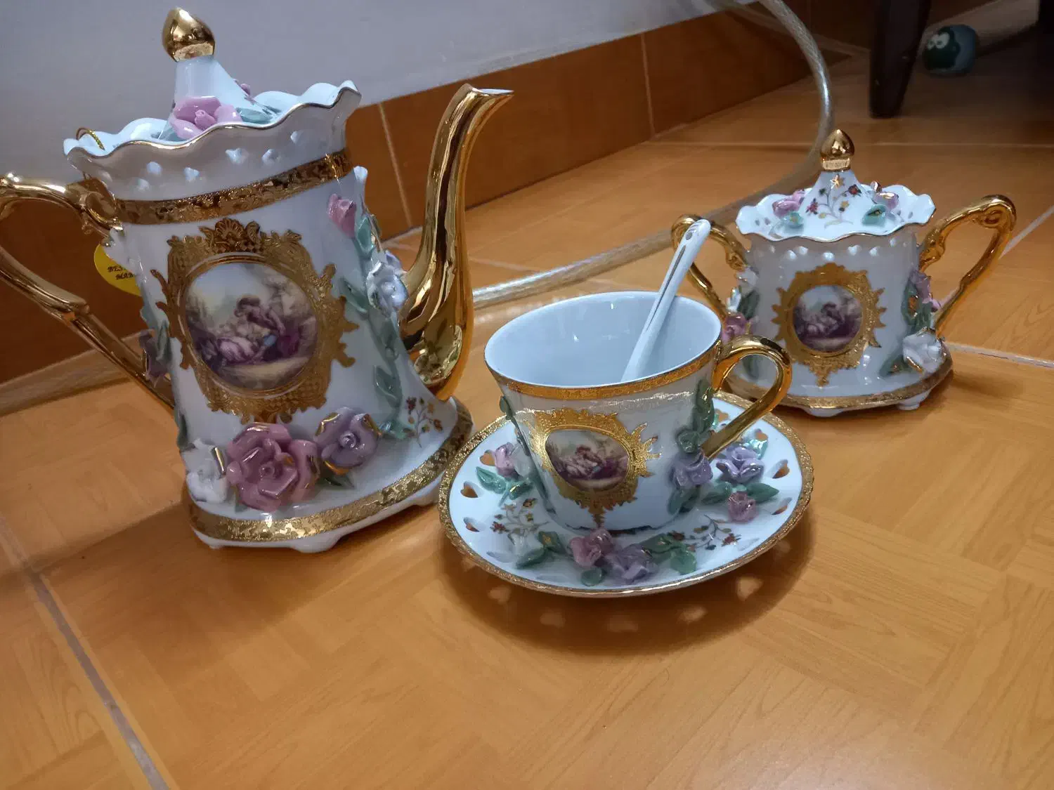 لوازم دکوری|ظروف سرو و پذیرایی|محمدیه-قزوین, |دیوار