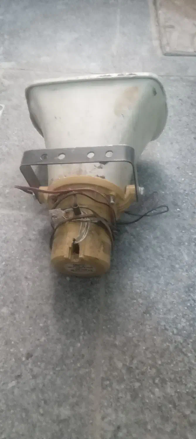 بلنگو|صوتی و تصویری|مشهد, رباط طرق|دیوار