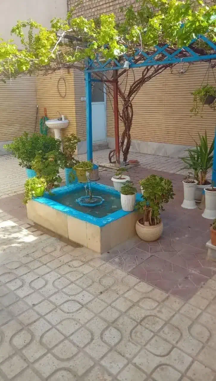 ویلایی دوطبقه/خوش نقشه/خوش ساخت/ملک شهر/بدون مشابه|فروش خانه و ویلا|اصفهان, عقیق|دیوار