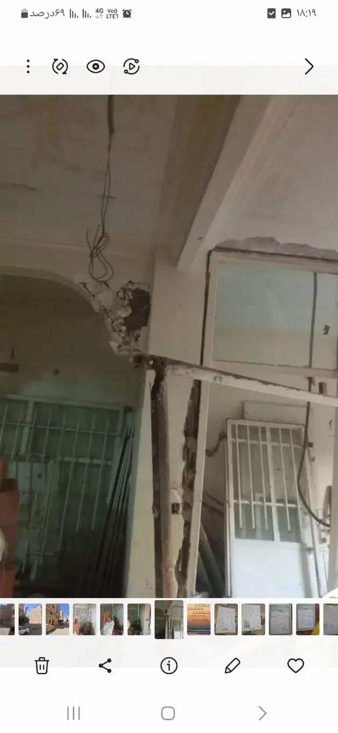 دوعددپنجره سالم ویه عدرب آهنی تمیزوسالم|مصالح و تجهیزات ساختمان|بومهن, |دیوار