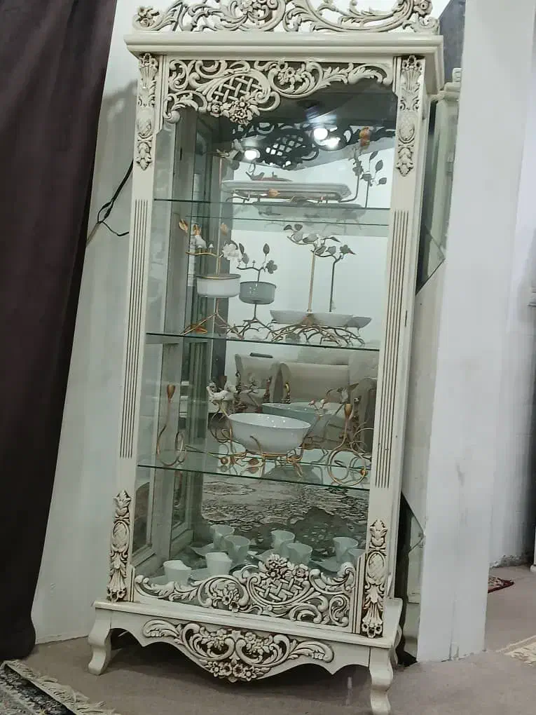 میز تلوزیون و بوفه با ظروف چینی|میز تلویزیون|امیدیه, |دیوار