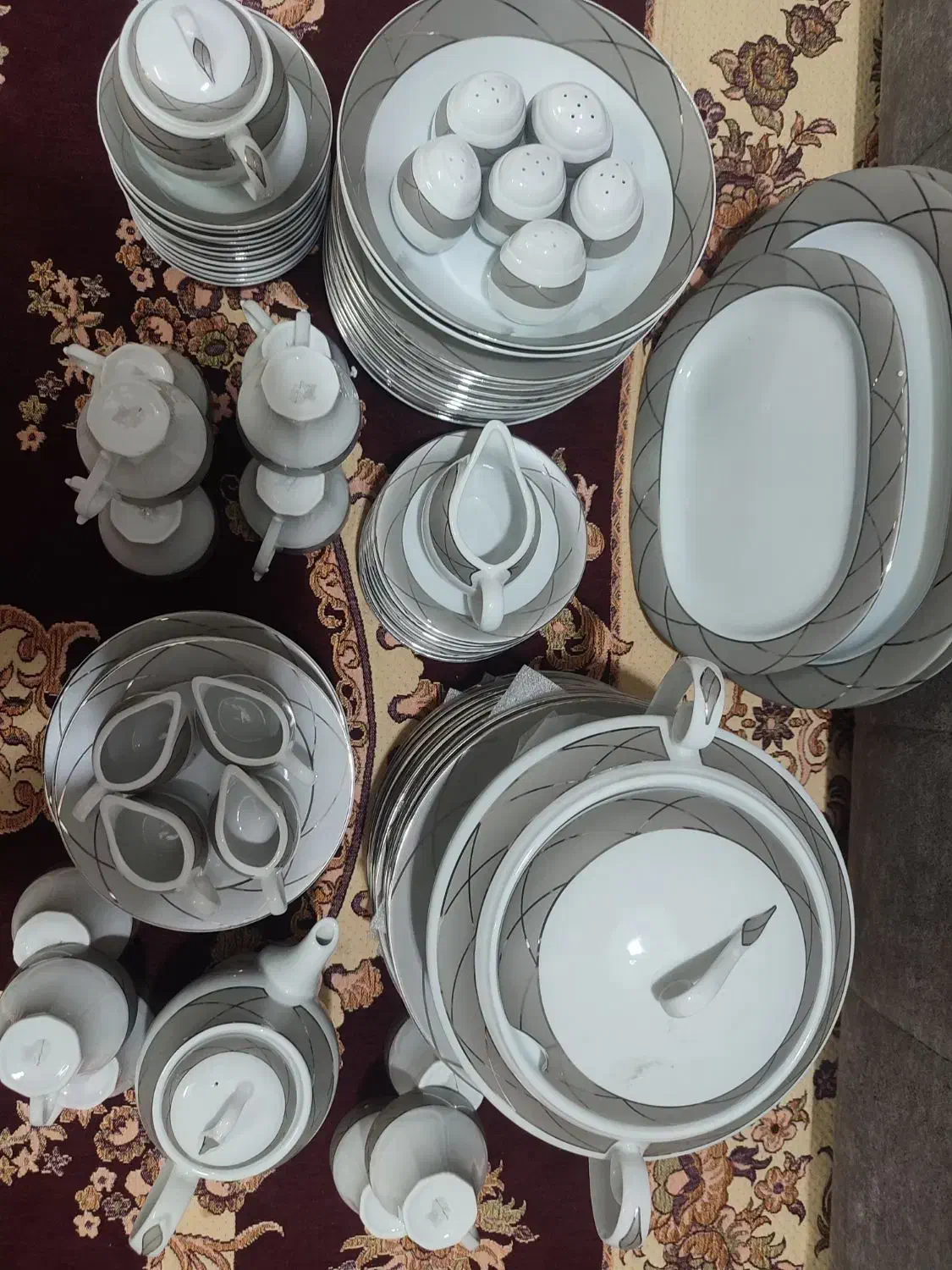 سرویس ۱۱۰ پارچه ۱۲ نفره توس چینی|ظروف سرو و پذیرایی|مشهد, سرافرازان|دیوار