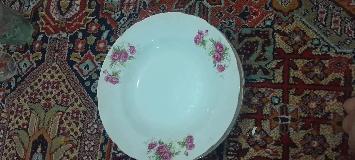 تعدادی ظرف و ظروف قدیمی|ظروف سرو و پذیرایی|رشت, جانبازان|دیوار