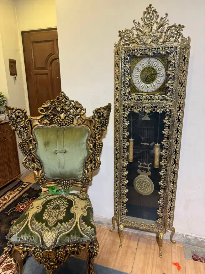 بوفه ، ساعت دیواری ایستاده و آینه شمعدان طرح برنز|بوفه، ویترین، کنسول|کرج, فاز ۳ گوهردشت|دیوار