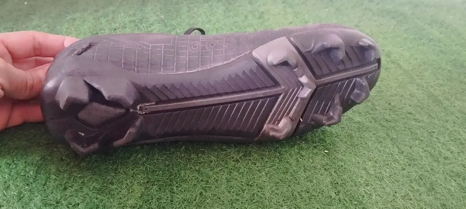 کفش چمن|کیف، کفش، کمربند|شوشتر, |دیوار