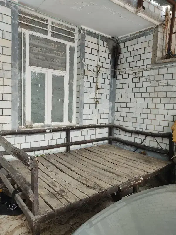 تخت سنتی بزرگ ومحکم|صندلی و نیمکت|اهواز, کوی فرهنگیان ۲|دیوار