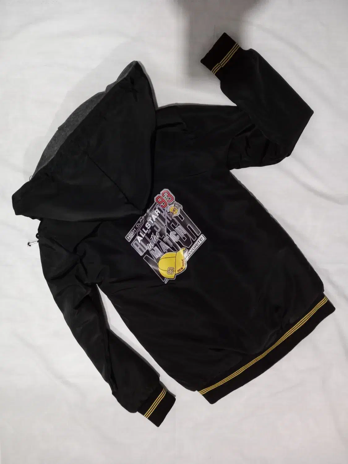 کابشن و سیوشرت|لباس|مشکیندشت, |دیوار