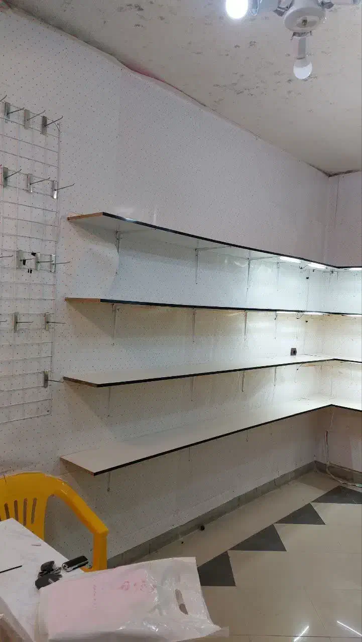 قفسه و دکوراسیون شیشه‌ای مغازه|فروشگاه و مغازه|نهاوند, |دیوار